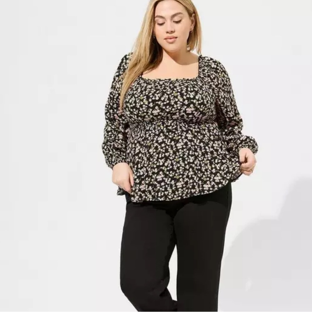 Torrid Blouse elasticized neckline Long wide sleeves with smocking. Size 3
